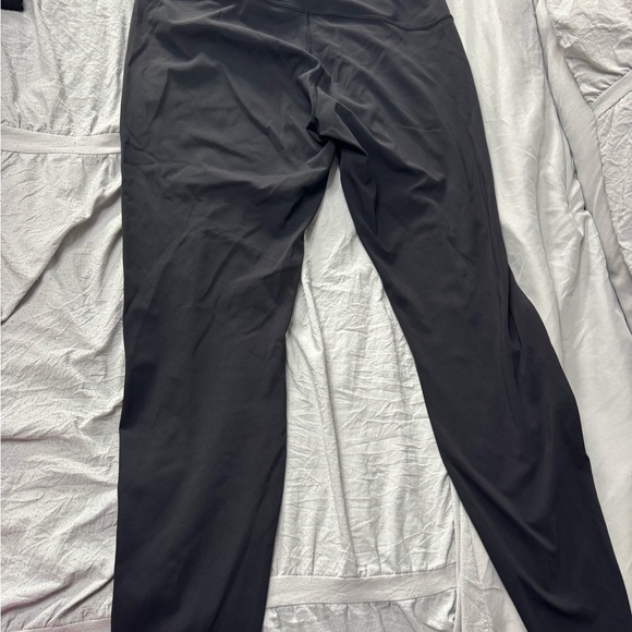 Lululemon - Picture 2 of 4